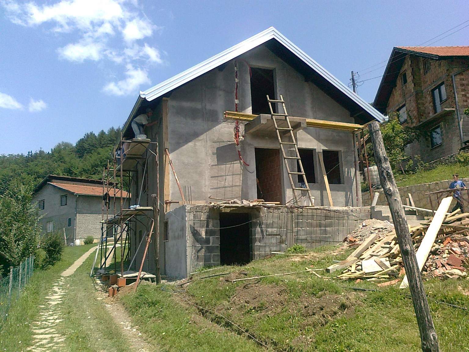 Izgradnja porodičnih kuća za socijalno ugrožene porodice NHU OSLONAC